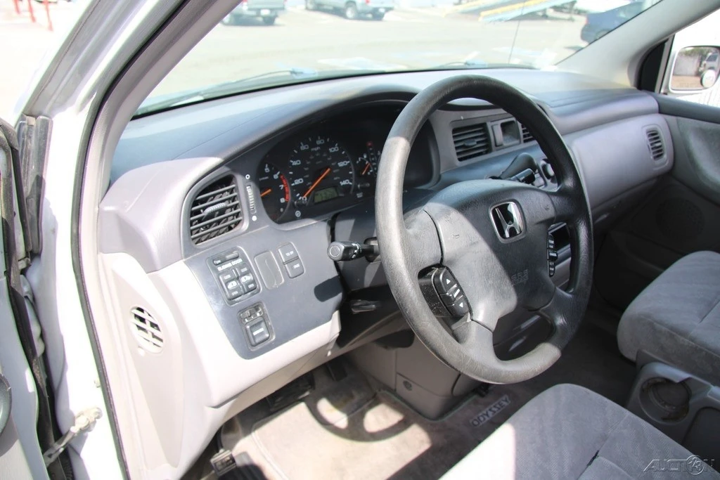 2003 Honda Odyssey - Image 15 of 21