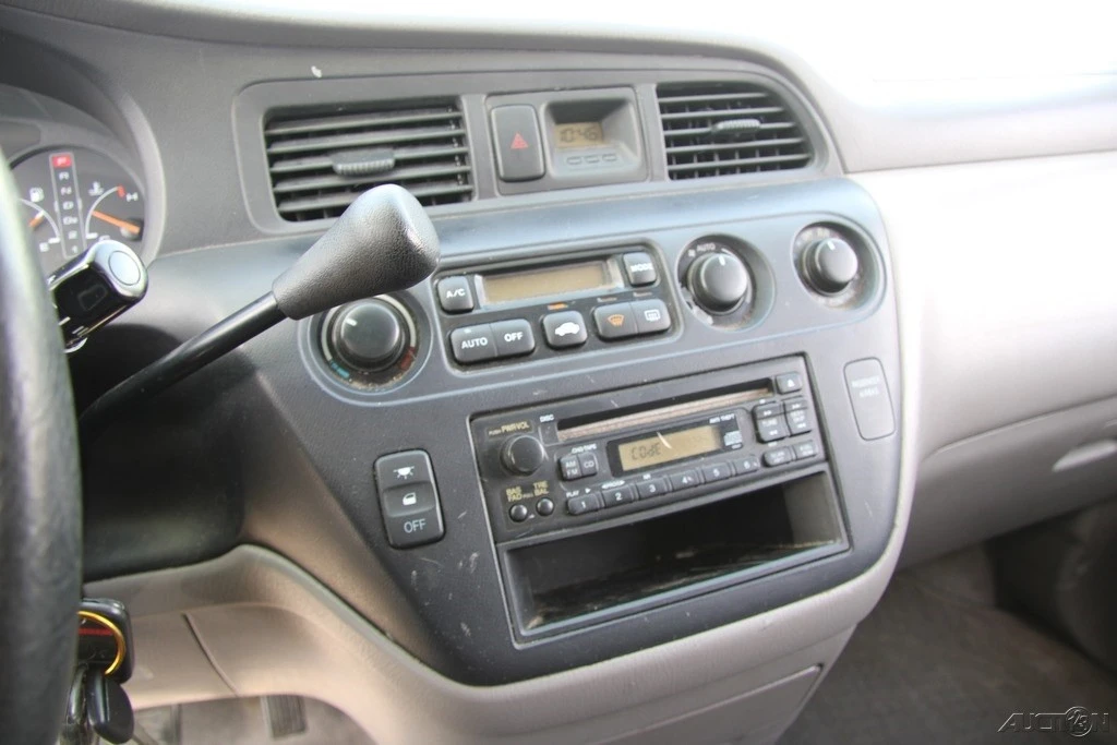 2003 Honda Odyssey - Image 19 of 21