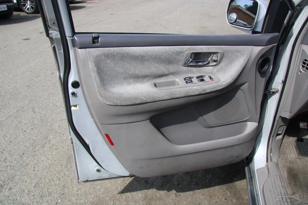 2003 Honda Odyssey - Image 13 of 21
