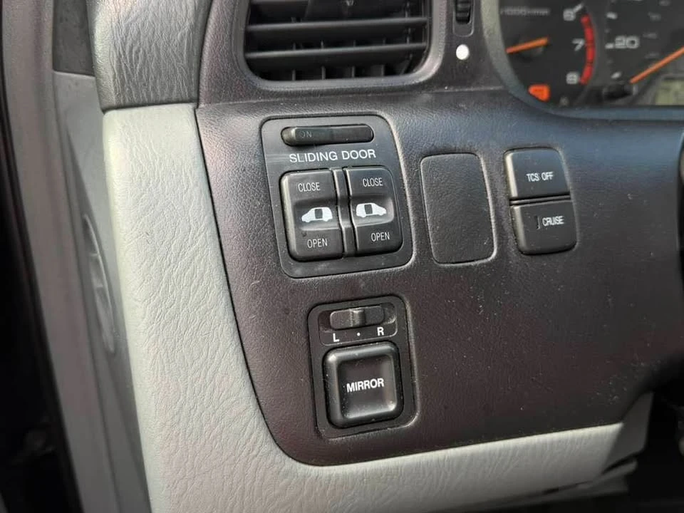2003 Honda Odyssey - Image 11 of 15