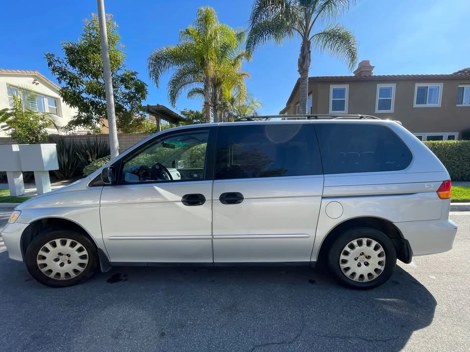2003 Honda Odyssey - Image 2 of 8