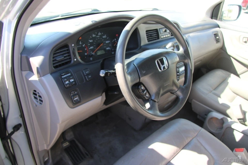 2003 Honda Odyssey - Image 15 of 21