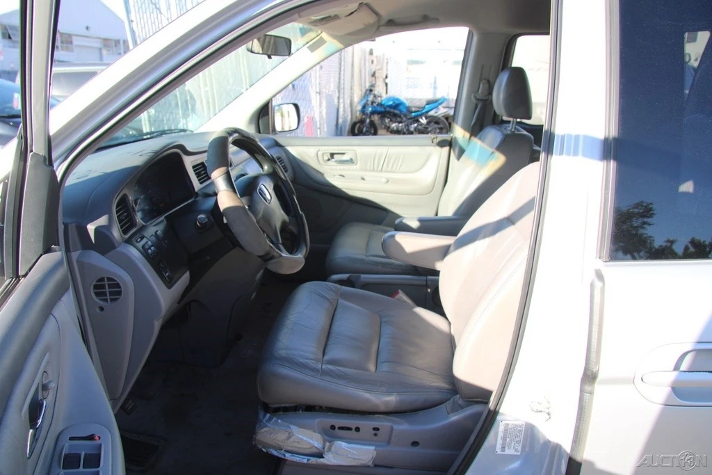 2003 Honda Odyssey - Image 13 of 21