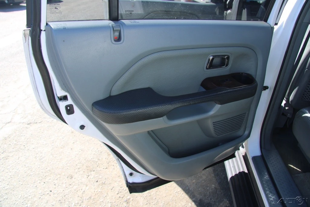 2003 Honda Pilot 1st Gen - Image 19 of 21