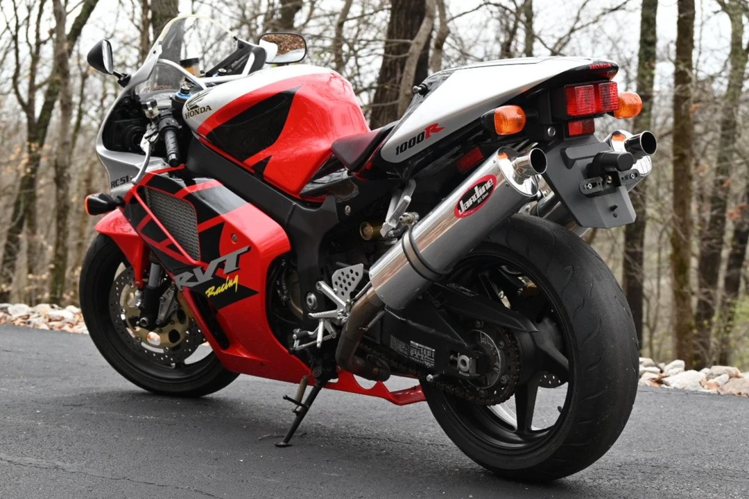 2003 Honda RC51 - Image 2 of 6