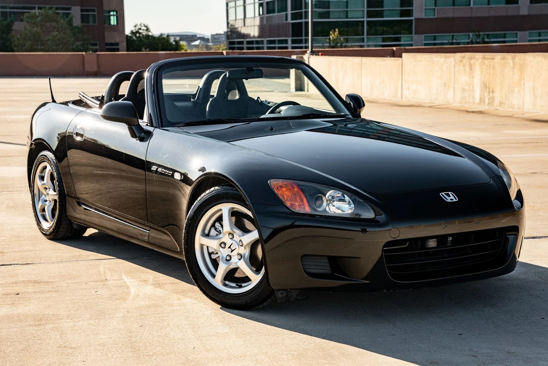 2003 Honda AP1 S2000 - Image 2 of 31