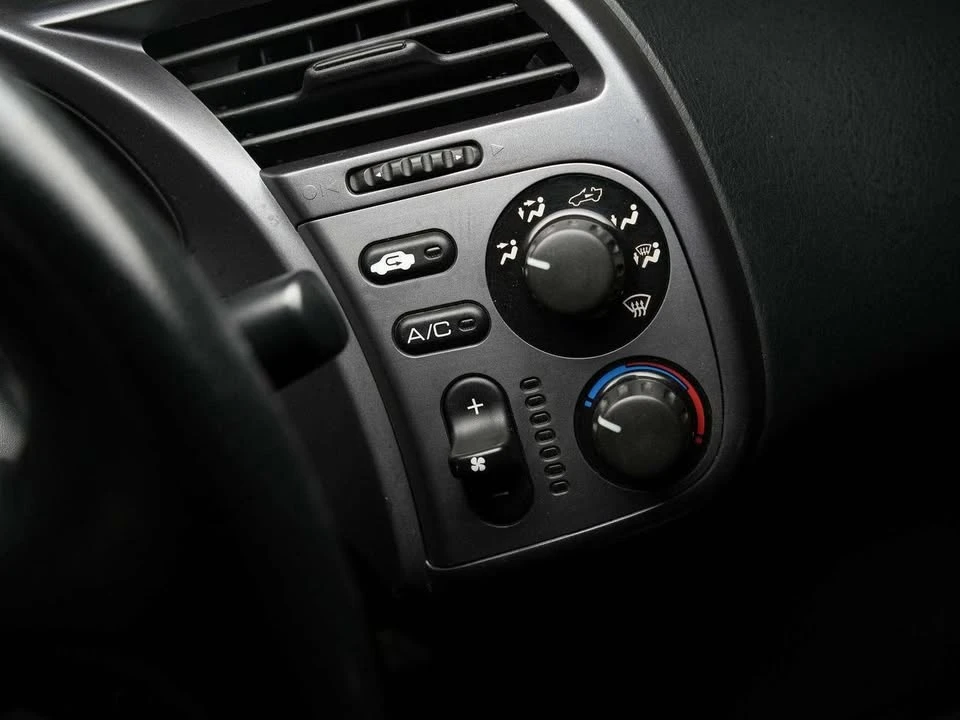 2003 Honda AP1 S2000 - Image 13 of 20