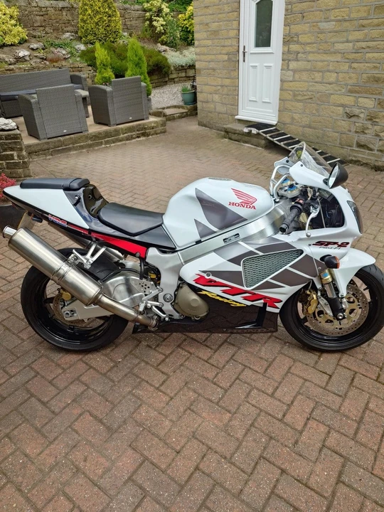 2003 Honda RC51 - Image 6 of 8