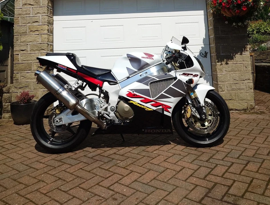 2003 Honda RC51 - Image 3 of 8