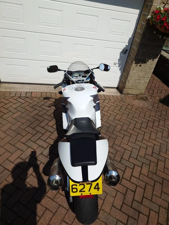 2003 Honda RC51 - Image 7 of 8