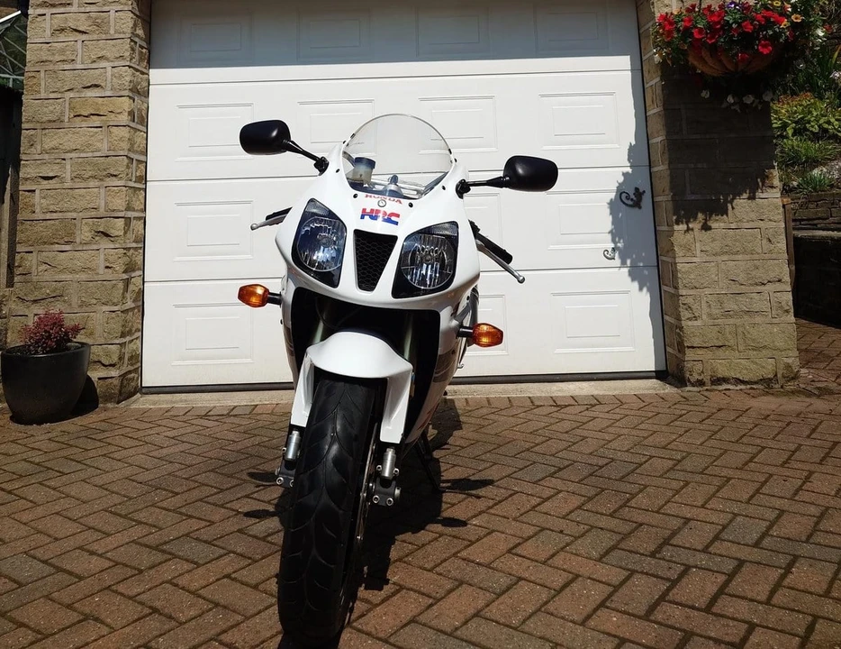 2003 Honda RC51 - Image 2 of 8
