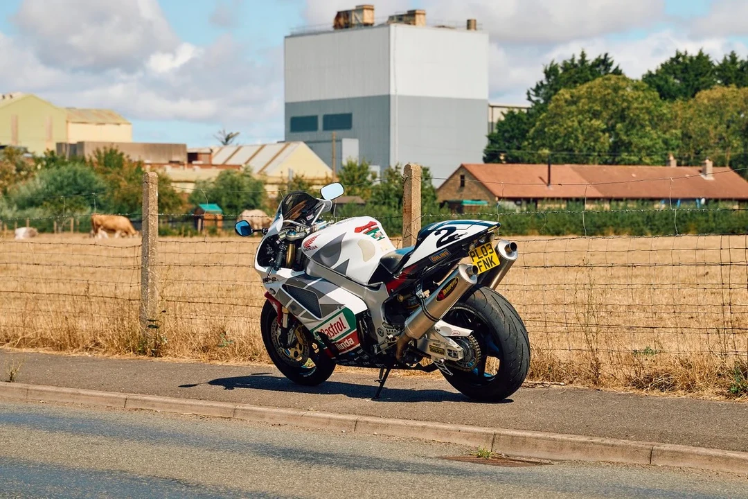 2003 Honda RC51 - Image 25 of 30