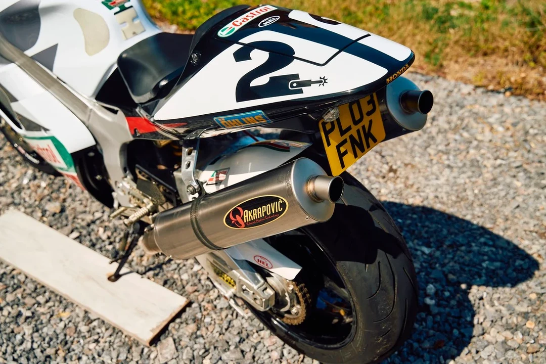 2003 Honda RC51 - Image 7 of 30