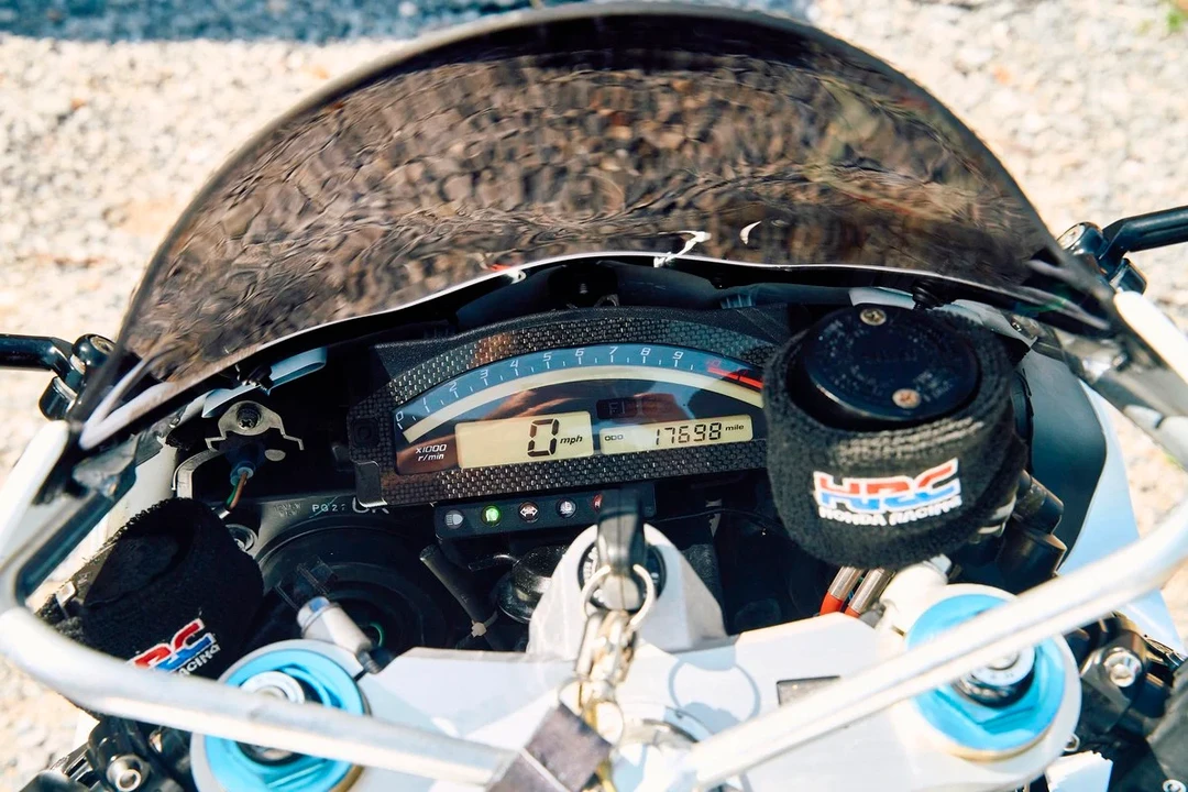 2003 Honda RC51 - Image 8 of 30