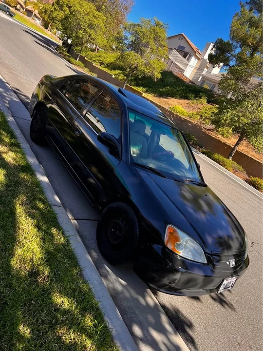 2003 Honda Civic 7th Gen - Image 2 of 12