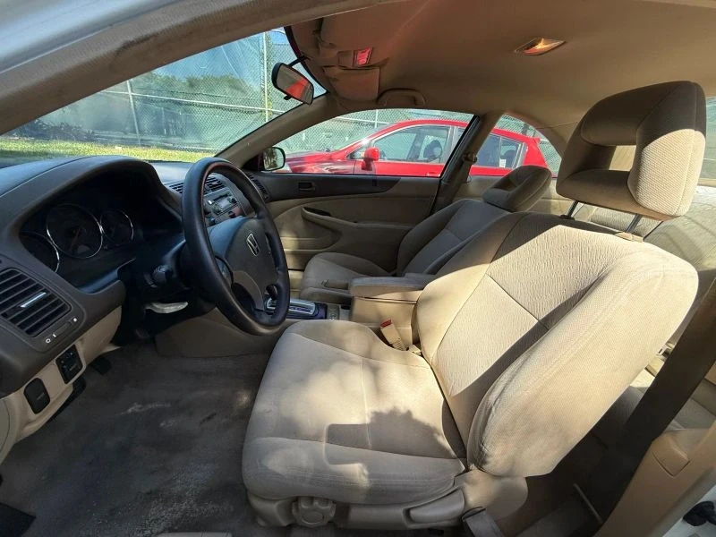 2003 Honda Civic 7th Gen - Image 8 of 12