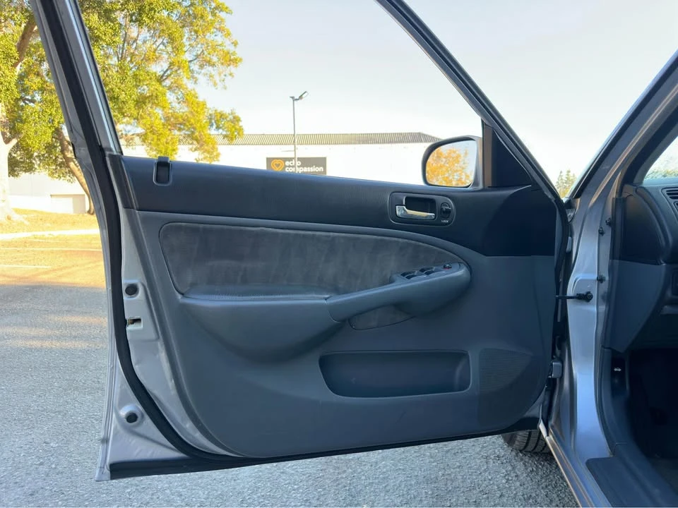 2003 Honda Civic 7th Gen - Image 7 of 16