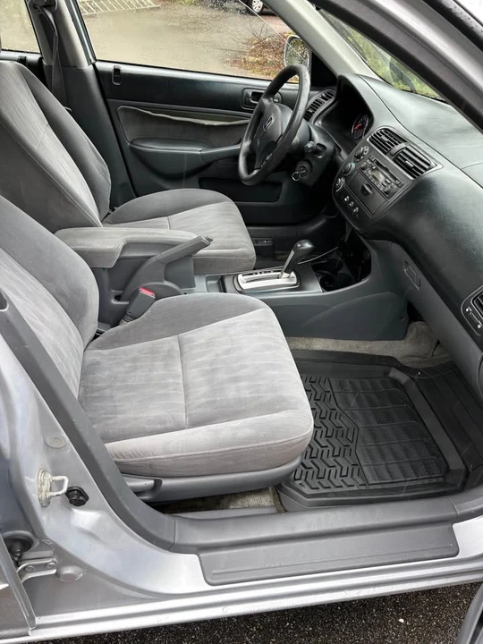 2003 Honda Civic 7th Gen - Image 9 of 11