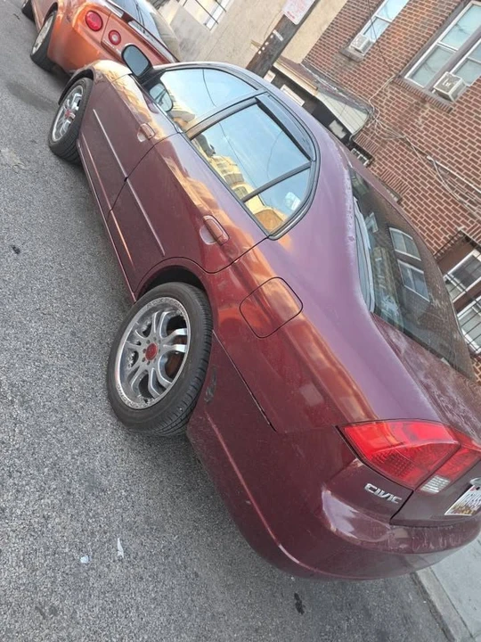 2003 Honda Civic 7th Gen - Image 2 of 8