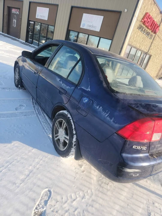 2003 Honda Civic 7th Gen - Image 4 of 11