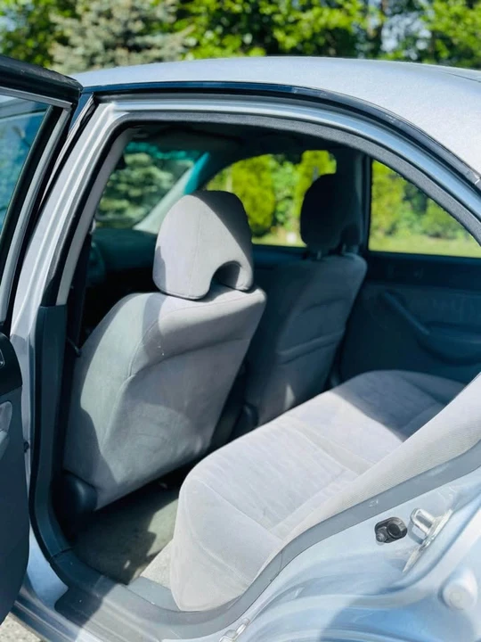 2003 Honda Civic 7th Gen - Image 8 of 9