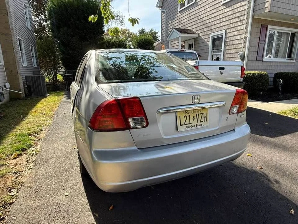 2003 Honda Civic 7th Gen - Image 2 of 5