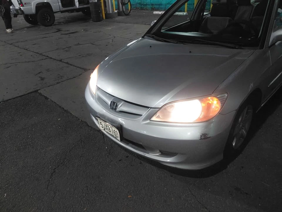 2003 Honda Civic 7th Gen - Image 2 of 12