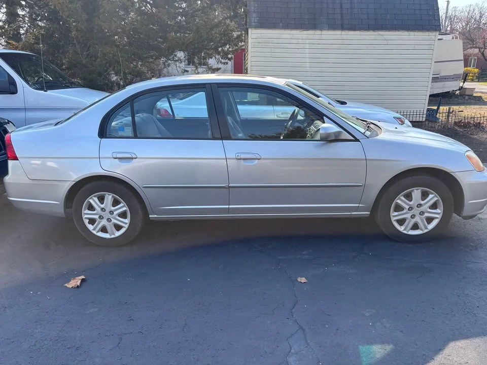 2003 Honda Civic 7th Gen - Image 2 of 15