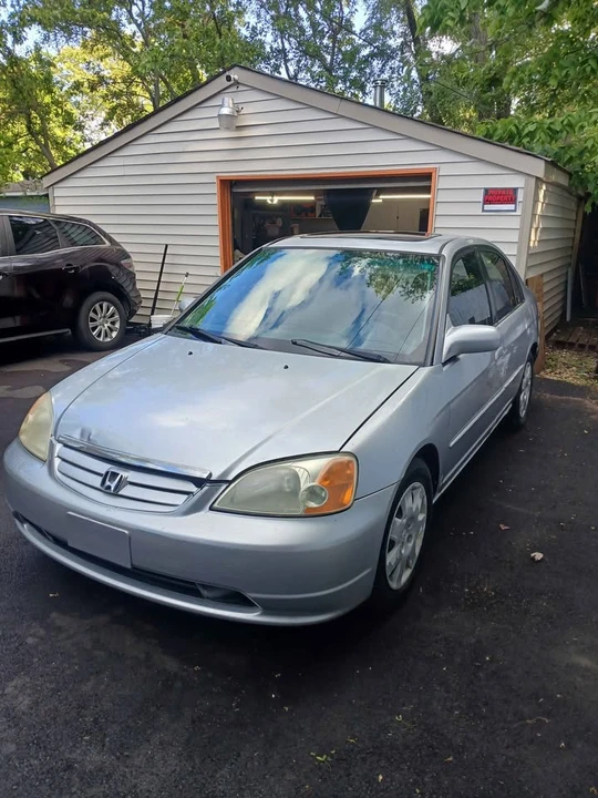 2003 Honda Civic 7th Gen - Image 2 of 9
