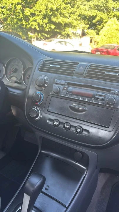 2003 Honda Civic 7th Gen - Image 4 of 12