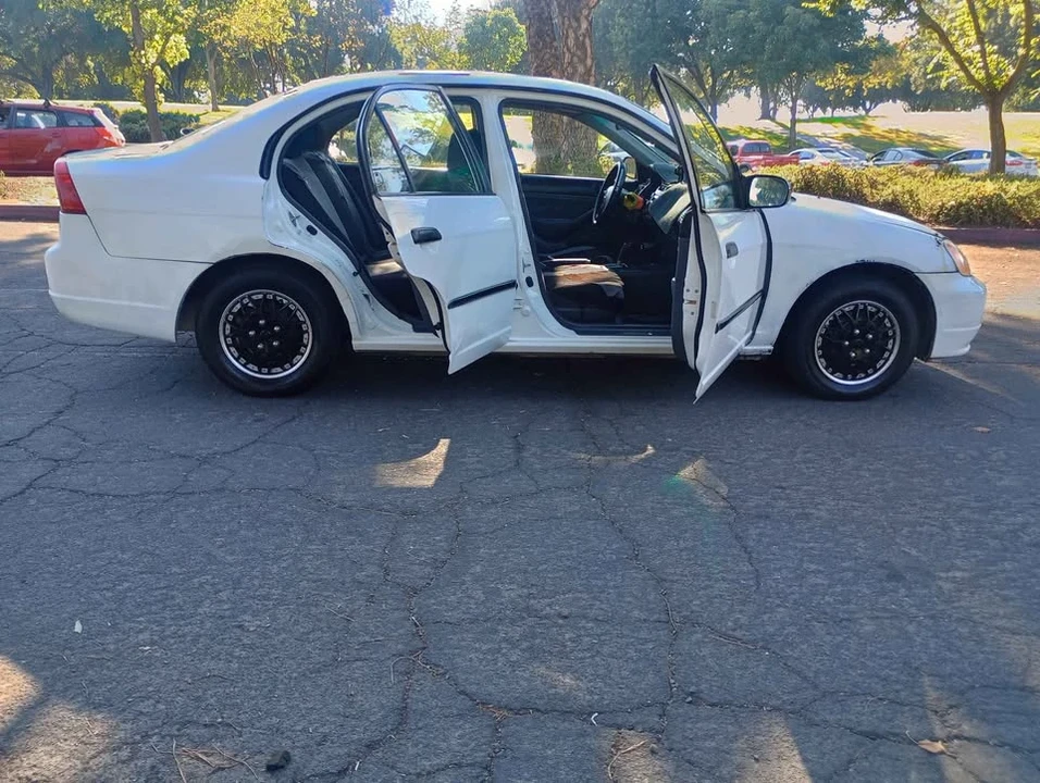2003 Honda Civic 7th Gen - Image 3 of 9