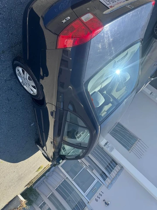 2003 Honda Civic 7th Gen - Image 5 of 13