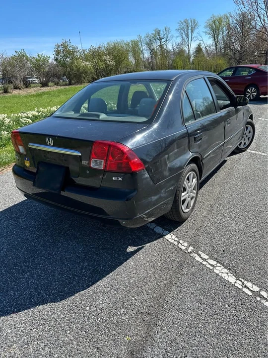 2003 Honda Civic 7th Gen - Image 3 of 11