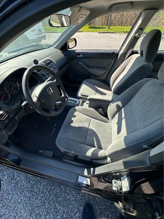 2003 Honda Civic 7th Gen - Image 8 of 11