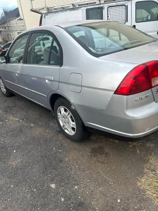 2003 Honda Civic 7th Gen - Image 6 of 9