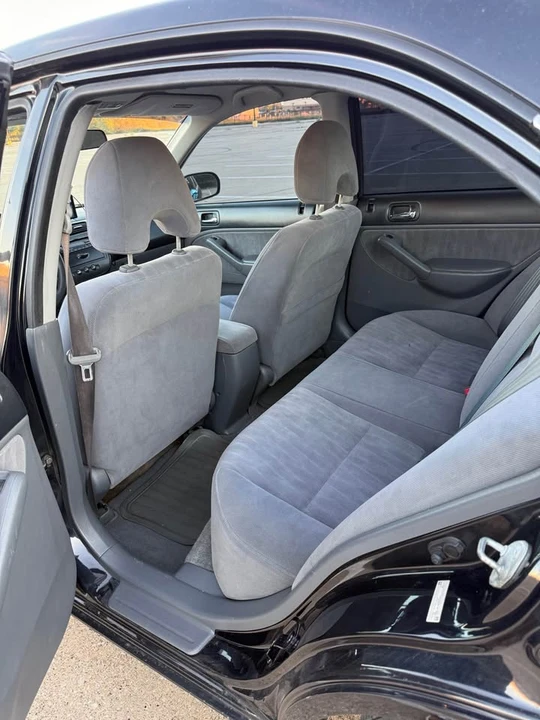 2003 Honda Civic 7th Gen - Image 2 of 9