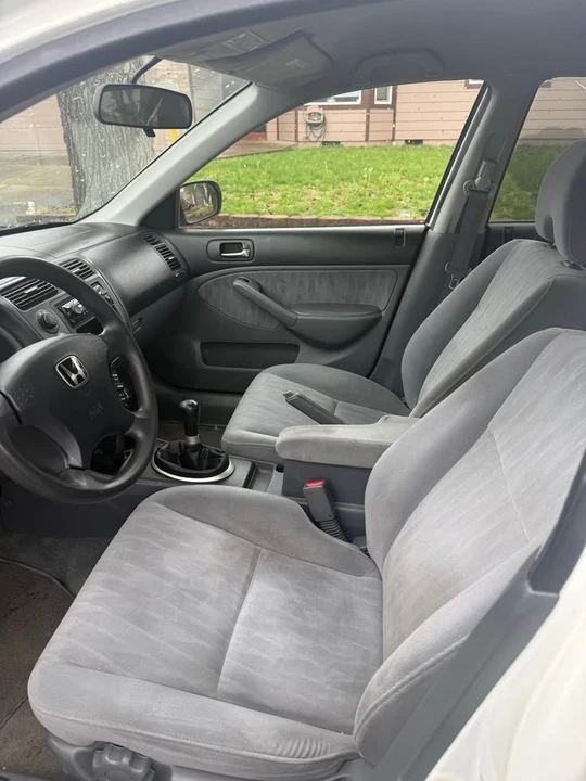 2003 Honda Civic 7th Gen - Image 7 of 15