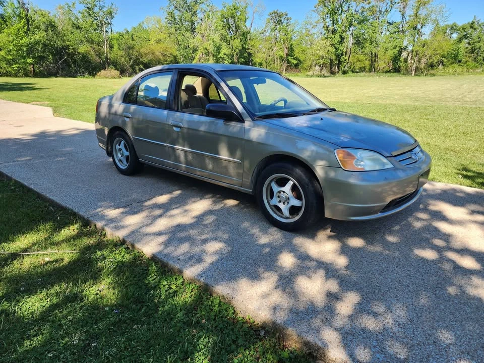 2003 Honda Civic 7th Gen - Image 2 of 8