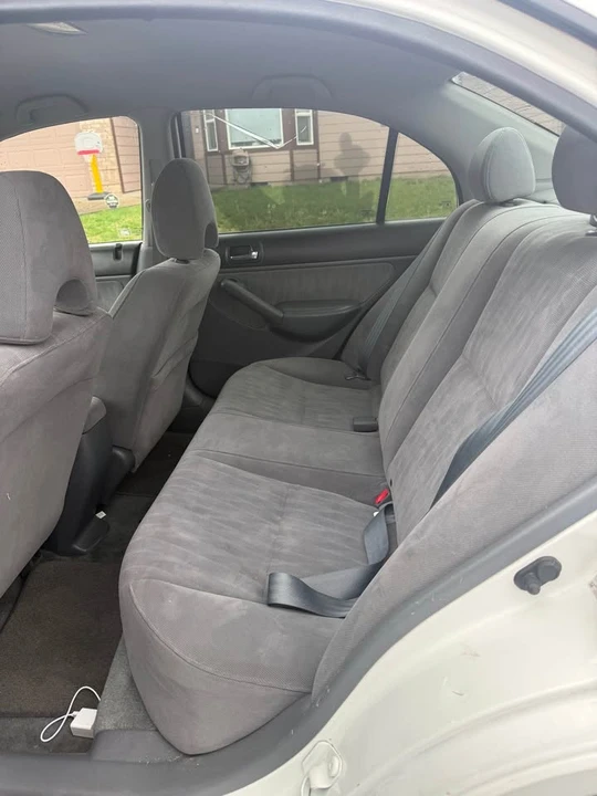2003 Honda Civic 7th Gen - Image 9 of 15
