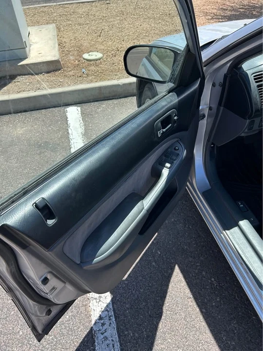 2003 Honda Civic 7th Gen - Image 2 of 12