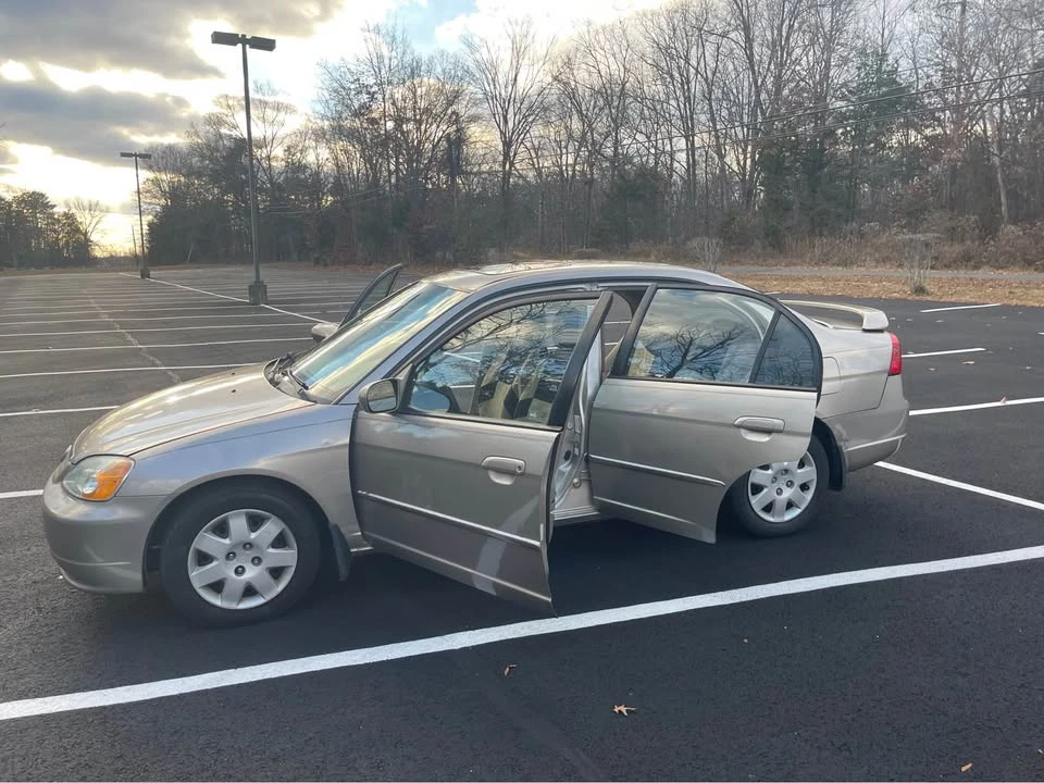2003 Honda Civic 7th Gen - Image 9 of 20