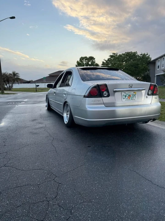 2003 Honda Civic 7th Gen - Image 2 of 8