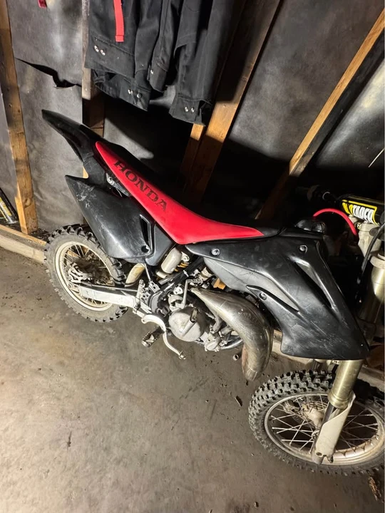 2003 Honda CR - Image 7 of 10