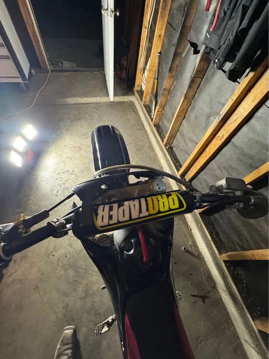 2003 Honda CR - Image 5 of 10