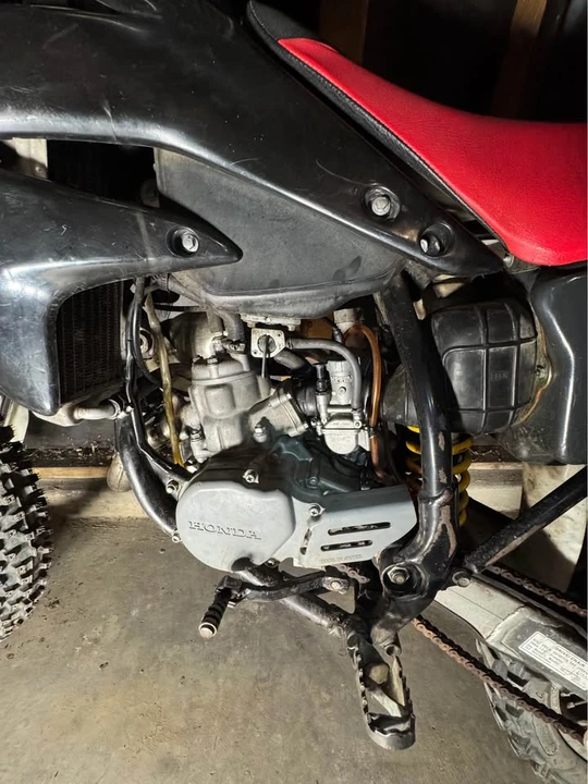 2003 Honda CR - Image 2 of 10