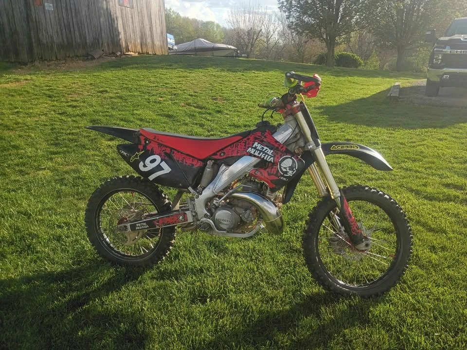 2003 Honda CR - Image 6 of 8