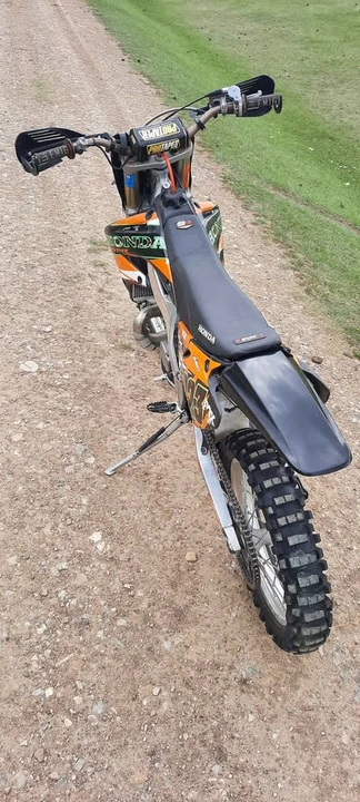 2003 Honda CR - Image 4 of 7
