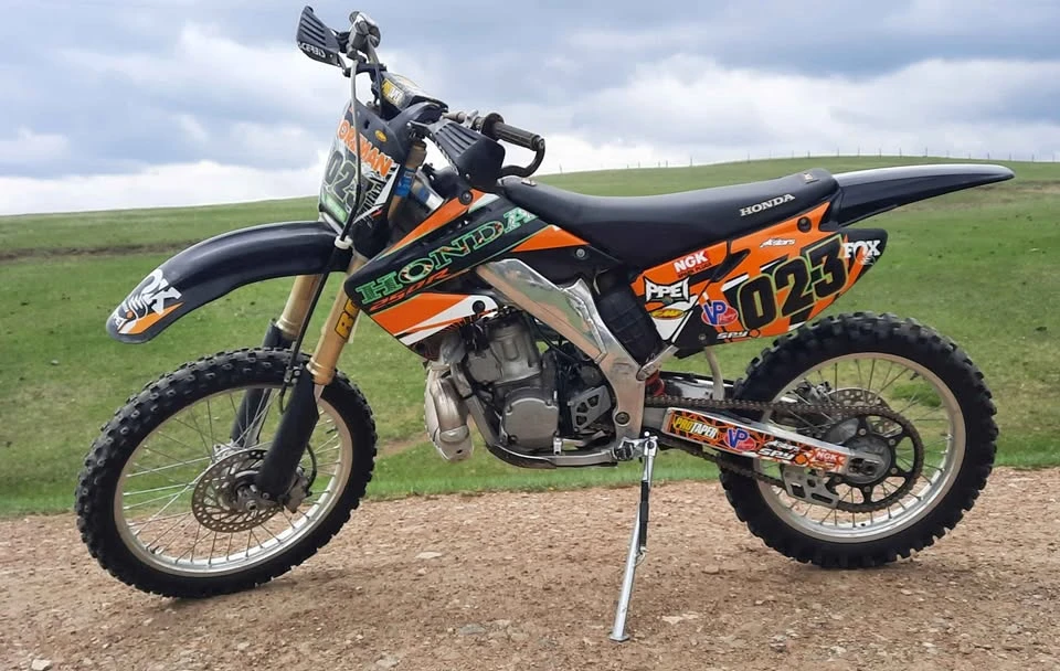 2003 Honda CR - Image 2 of 7