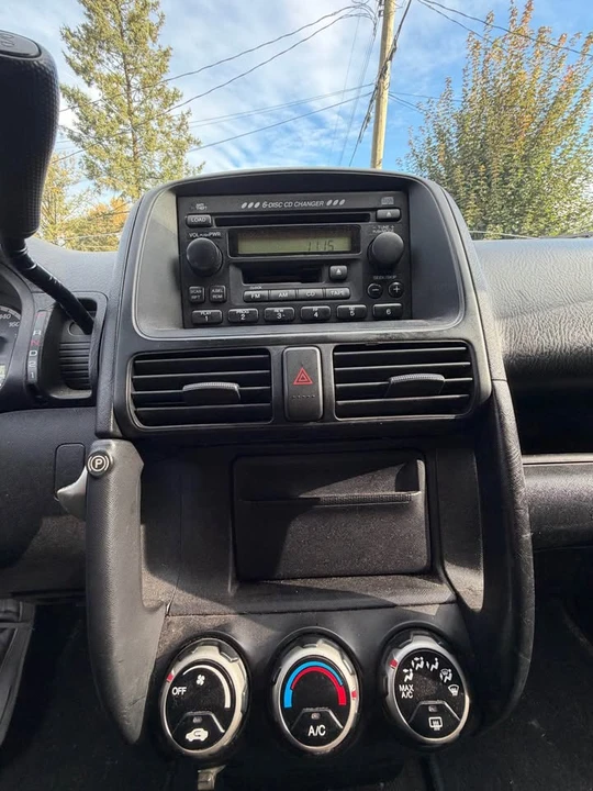 2003 Honda CR-V 2nd Gen - Image 10 of 13