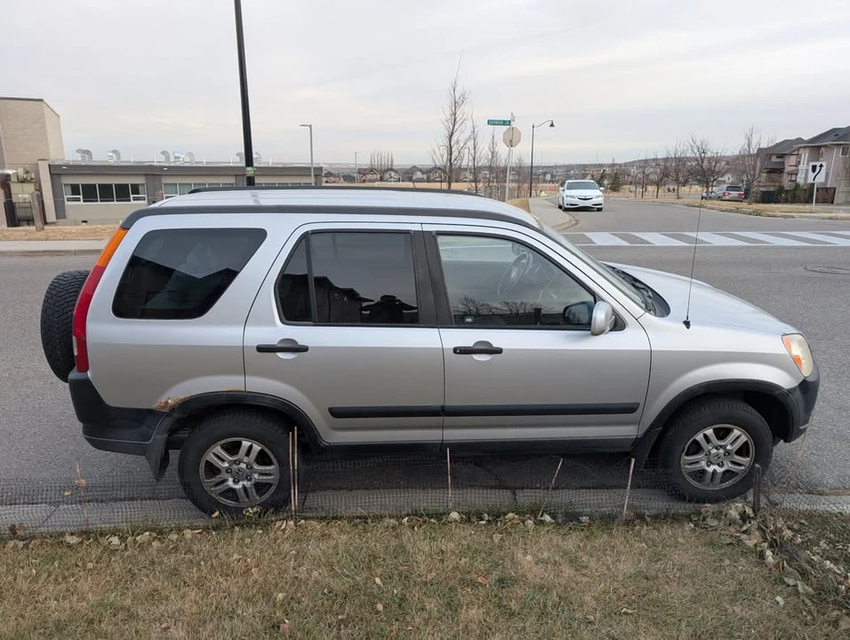 2003 Honda CR-V 2nd Gen - Image 3 of 5